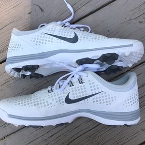 Nike tennis shoes
